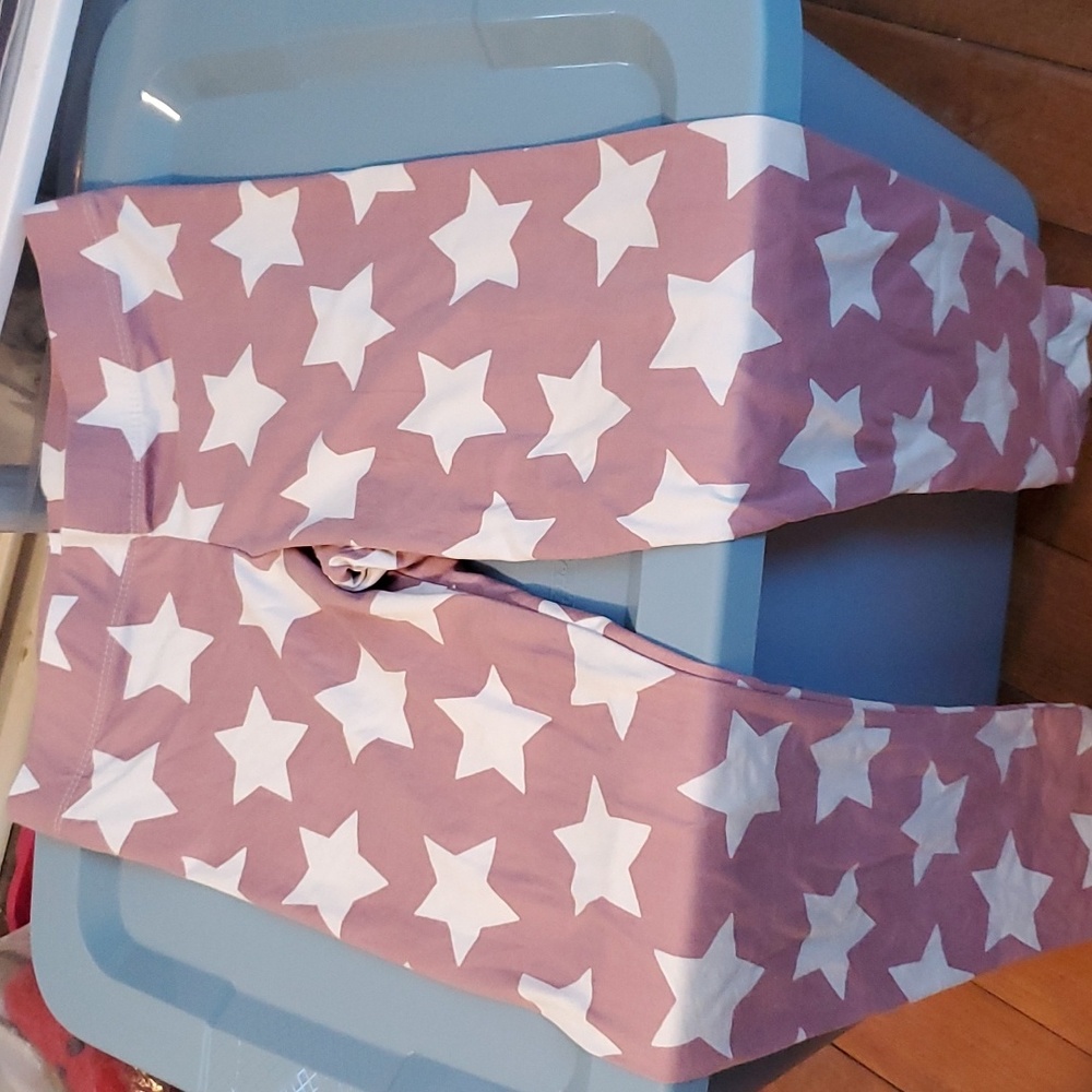 Size large star leggings